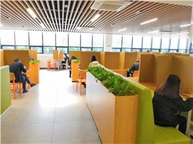 食堂餐桌隔離板