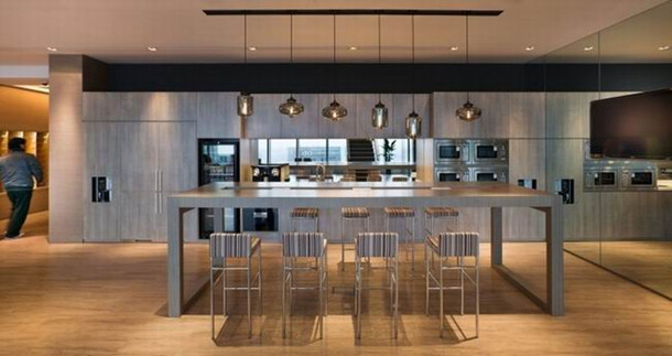 上海辦公家具品牌廠家：為波士頓咨詢集團上海辦事處量身打造的茶水間