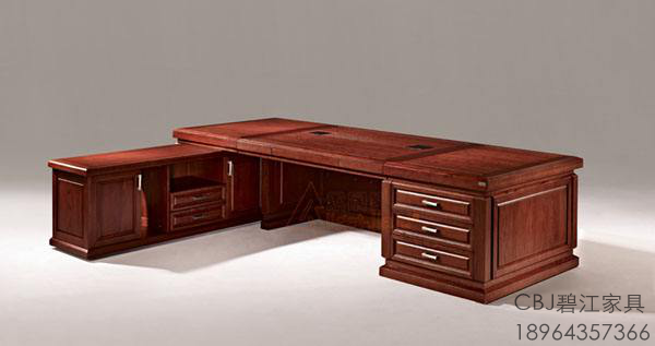 辦公家具大班臺要如何進行選擇呢？