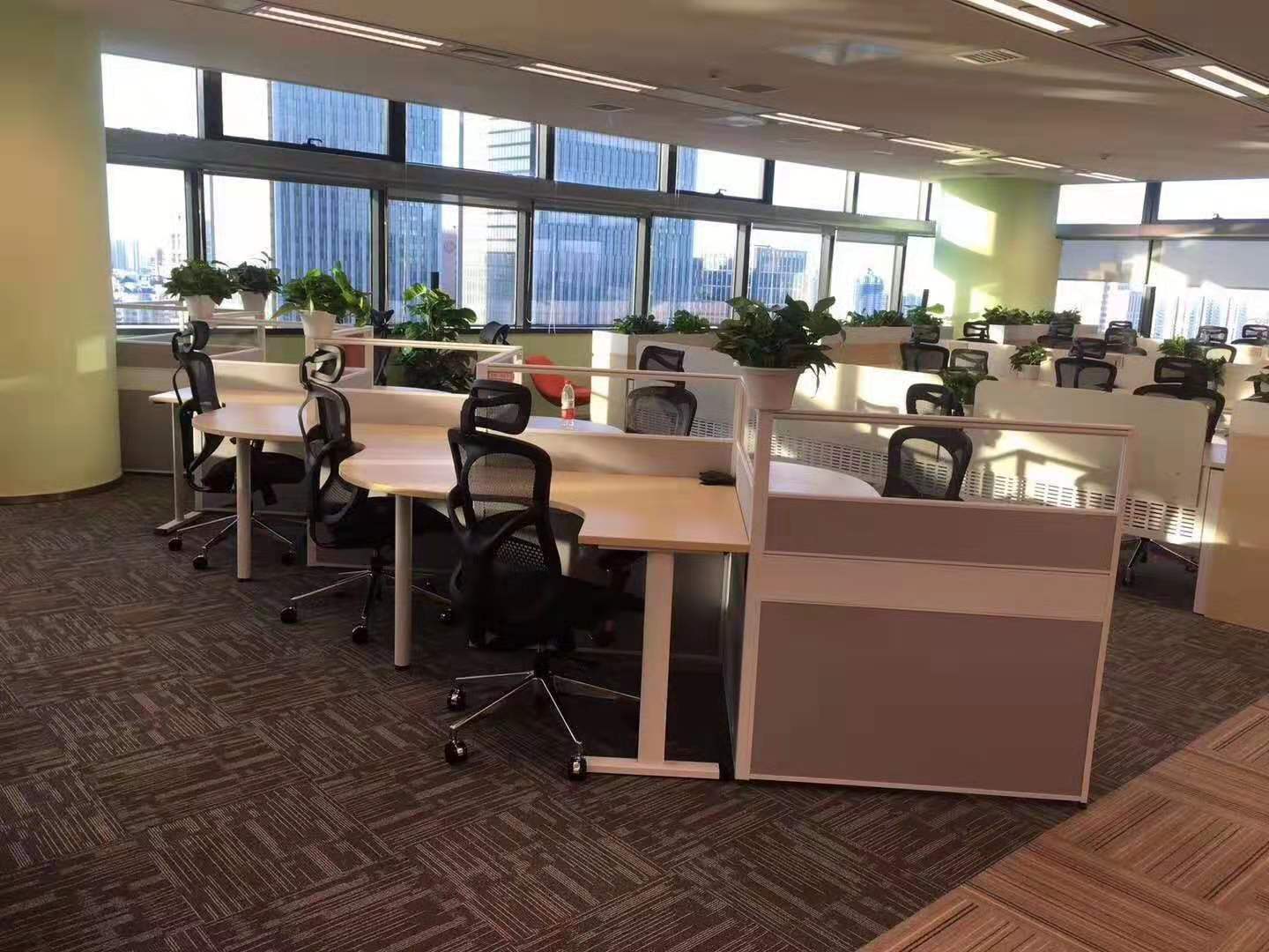 后仰人體工學椅