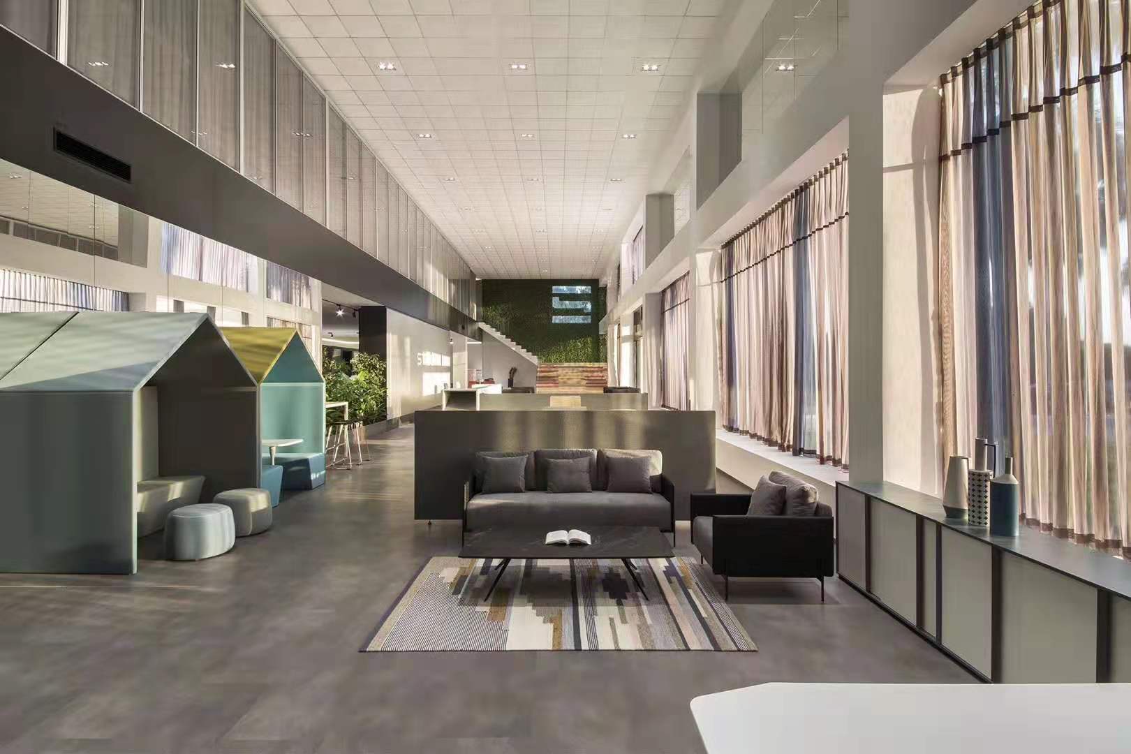 辦公桌辦公椅擺放